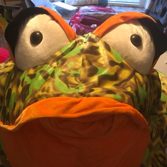 Giant Green & Orange Leopard Frog - Picture 2 of 6